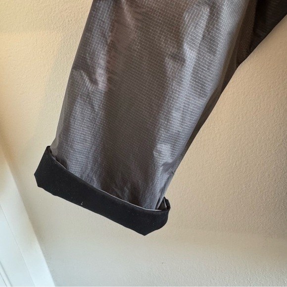 NWT 100 Thieves x Jujutsu Kaisen Gray Black Jacket size XXL Unisex - Picture 5 of 12